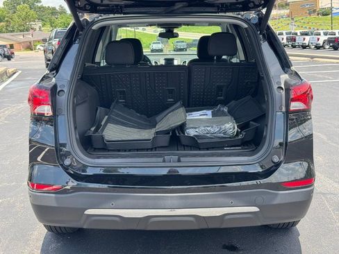 Used 2024 Chevrolet Equinox LT w/ LPO, Floor Liner Package FWD image 5