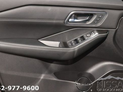 New 2026 Nissan Rogue Platinum AWD/4WD image 9