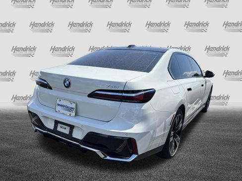 Used 2023 BMW 740i RWD image 11