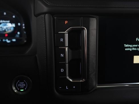 Used 2023 GMC Yukon Denali AWD/4WD image 25