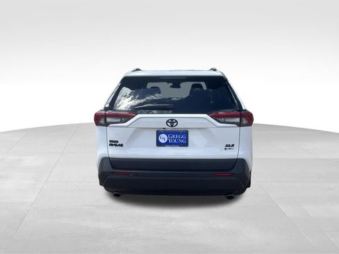 Used 2025 Toyota RAV4 XLE AWD/4WD image 8
