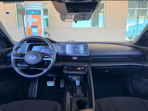 Used 2025 Hyundai Elantra Sport FWD image 13