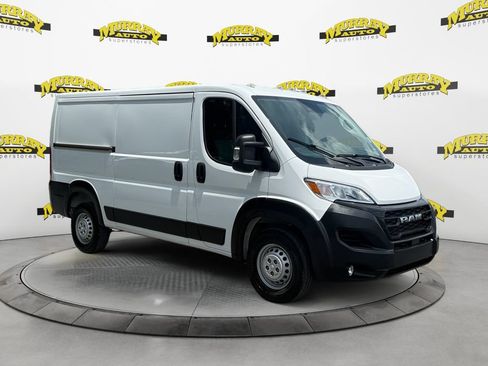 Used 2025 RAM ProMaster 2500 w/ Convenience Group FWD image 7