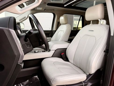 Used 2020 Ford Expedition Platinum RWD image 18