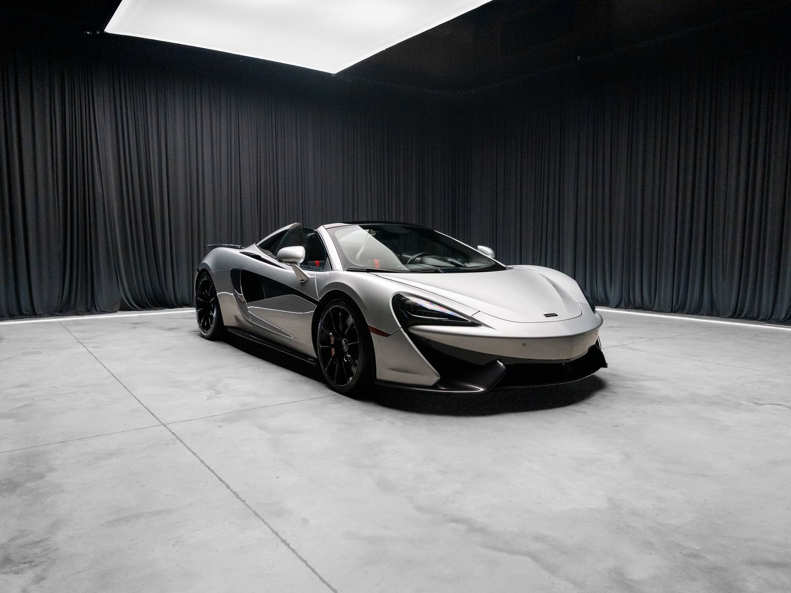 Used 2019 McLaren 570S Spider RWD image 14