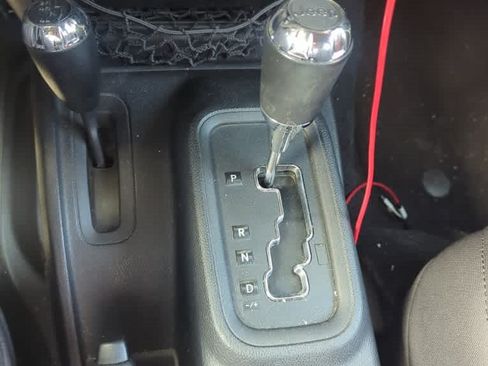 Used 2015 Jeep Wrangler Sport w/ Quick Order Package 24S AWD/4WD image 8