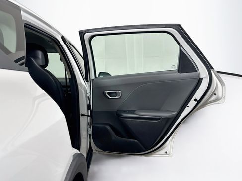 Used 2025 Kia K4 FWD image 29
