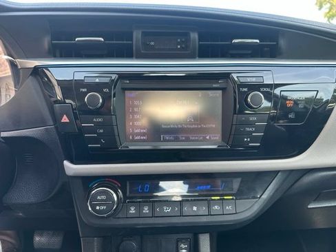 Used 2016 Toyota Corolla LE FWD image 16