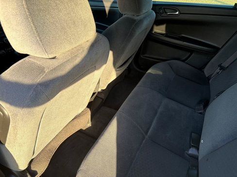 Used 2011 Chevrolet Impala LT FWD image 8
