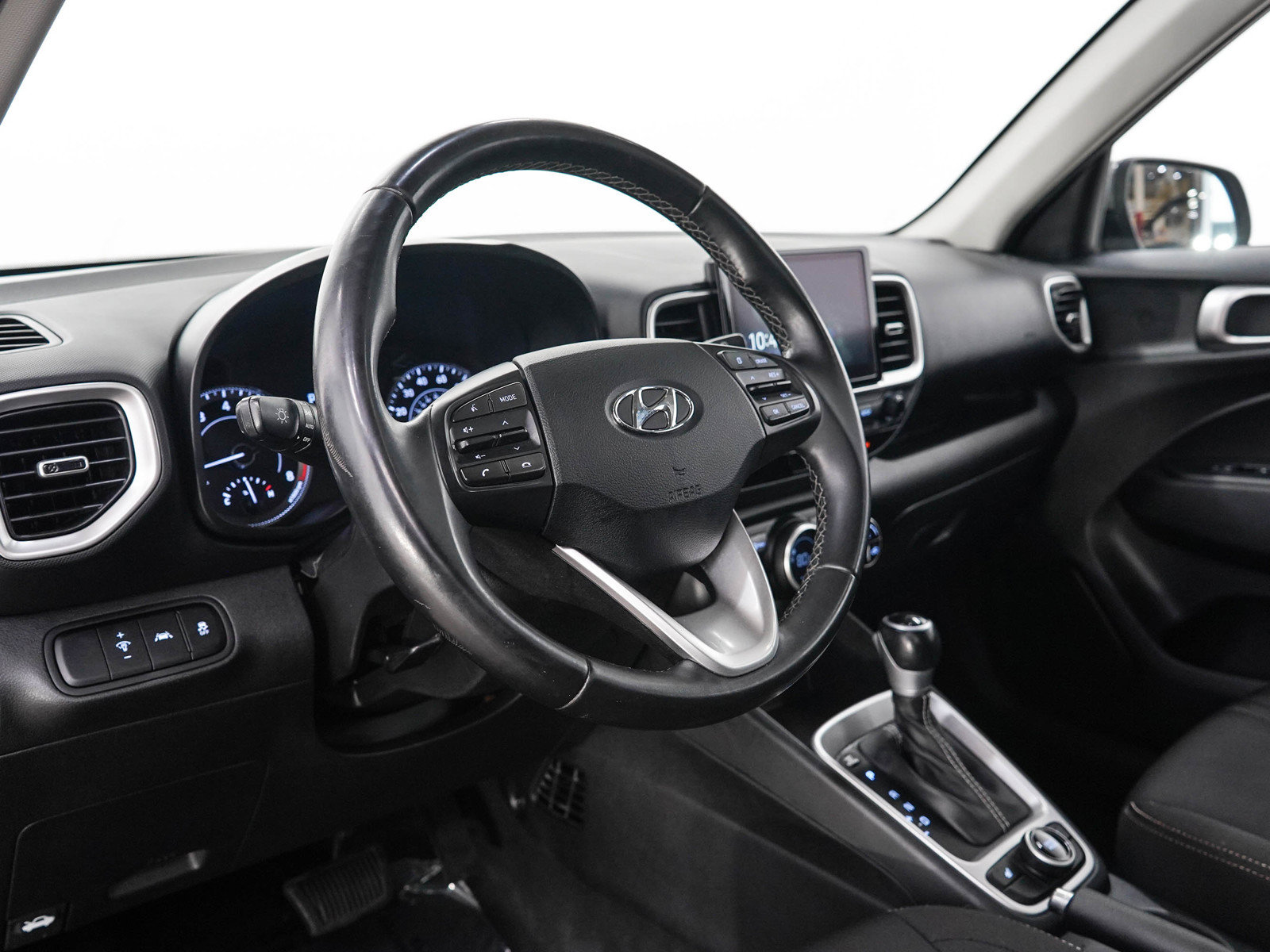 Used 2021 Hyundai Venue SEL w/ Premium Package FWD image 23