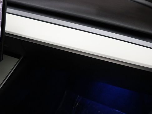 Used 2020 Tesla Model 3 Performance image 13