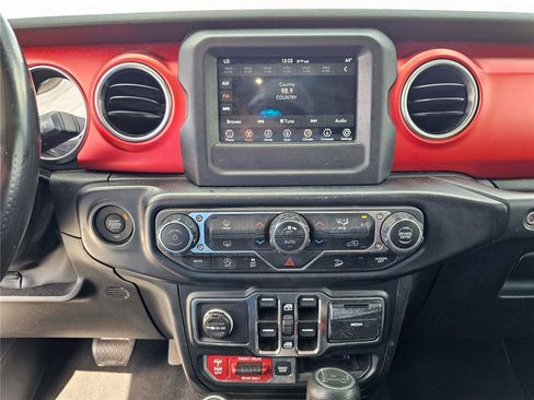 Used 2020 Jeep Wrangler Unlimited Rubicon AWD/4WD image 25