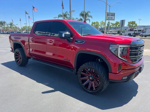 Used 2024 GMC Sierra 1500 AT4 w/ Technology Package AWD/4WD image 11