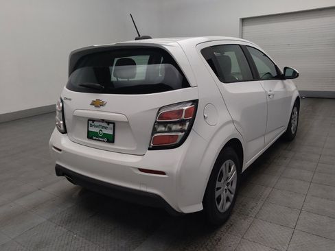 Used 2017 Chevrolet Sonic LT image 9