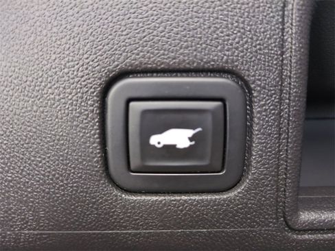 Used 2020 GMC Terrain SLT w/ Preferred Package image 15