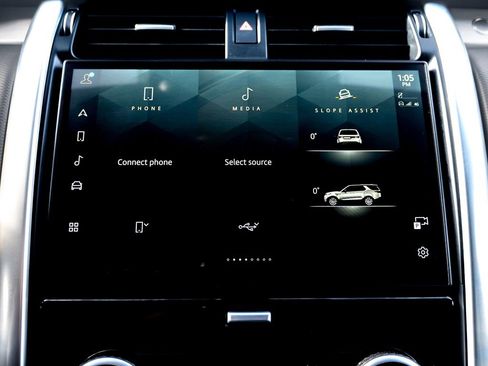 Certified 2024 Land Rover Discovery Dynamic SE image 22