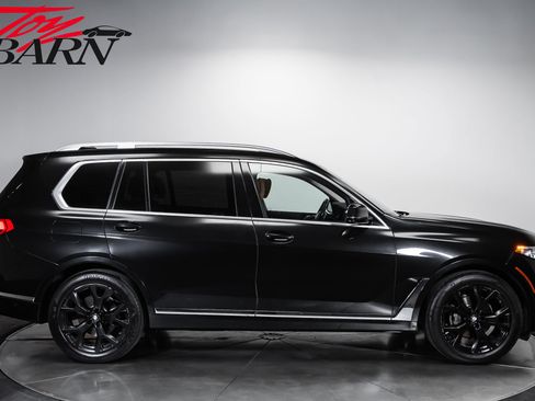 Used 2022 BMW X7 xDrive40i w/ Premium Package AWD/4WD image 6