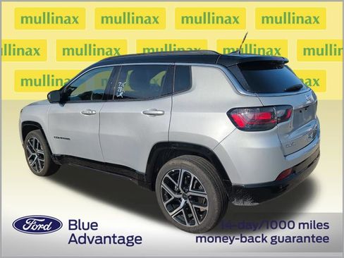 Used 2025 Jeep Compass Limited w/ Elite Group AWD/4WD image 3