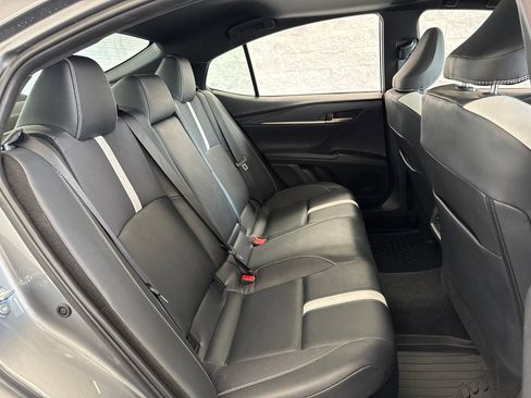 Used 2025 Toyota Camry SE w/ Convenience Package FWD image 41