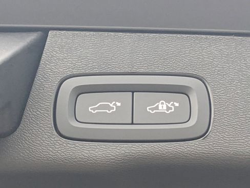 New 2026 Volvo XC60 T8 Ultra image 14