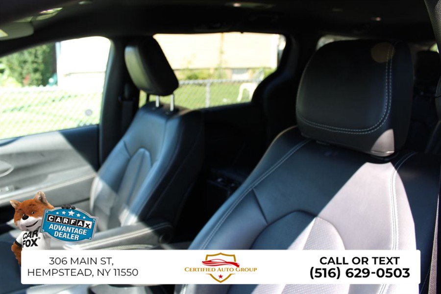 Used 2025 Chrysler Pacifica Select FWD image 8