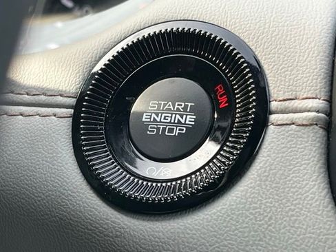 Used 2024 Jeep Compass Limited image 15