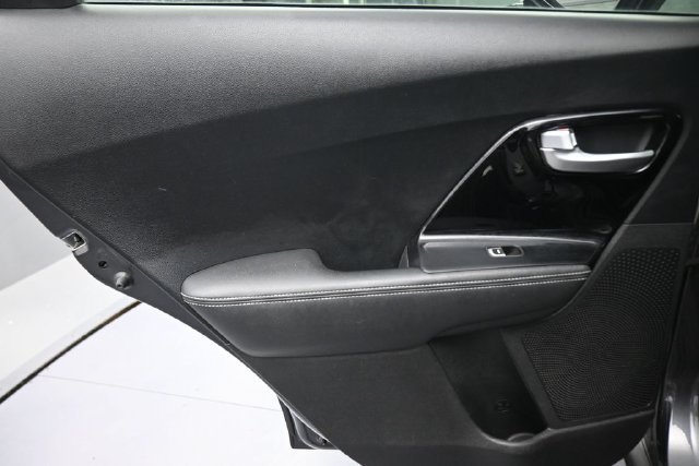 Used 2018 Kia Niro EX w/ EX Touring Graphite Edition FWD image 18