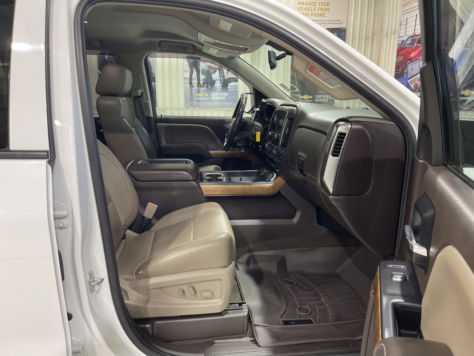 Used 2014 Chevrolet Silverado 1500 LTZ AWD/4WD image 16
