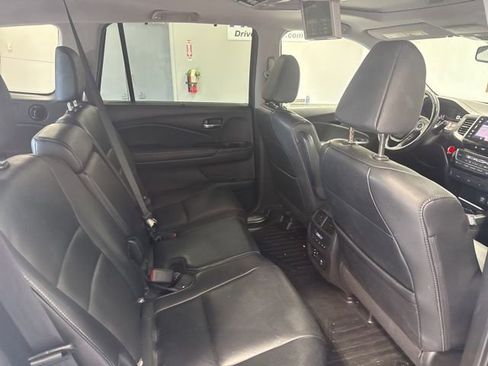 Used 2018 Honda Pilot Touring image 24