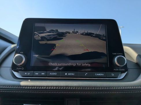Used 2024 Nissan Rogue SV FWD image 21