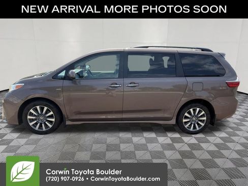 Used 2020 Toyota Sienna XLE Premium AWD/4WD image 4