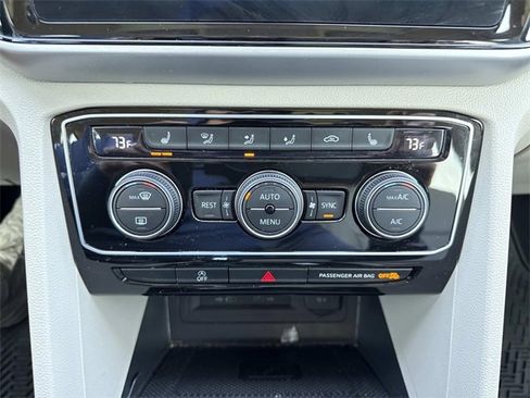 Used 2022 Volkswagen Atlas SEL image 21