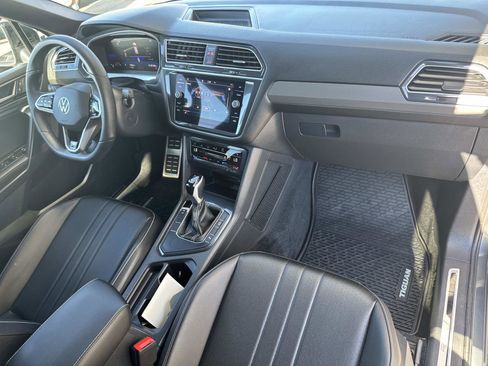 Certified 2024 Volkswagen Tiguan SE R-Line image 29