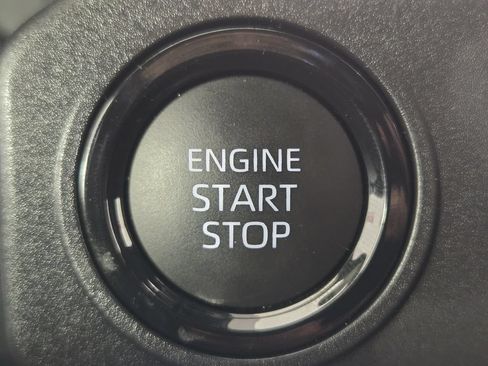 Used 2025 Toyota Tacoma SR5 AWD/4WD image 22