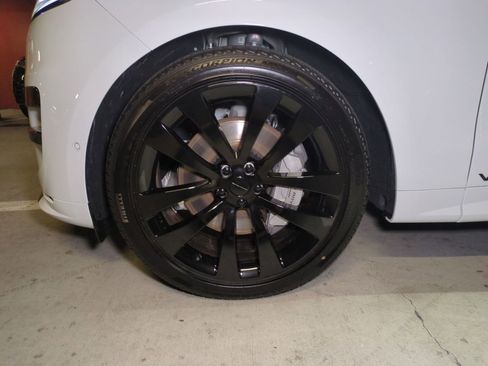 New 2026 Land Rover Range Rover Sport Dynamic SE AWD/4WD image 9