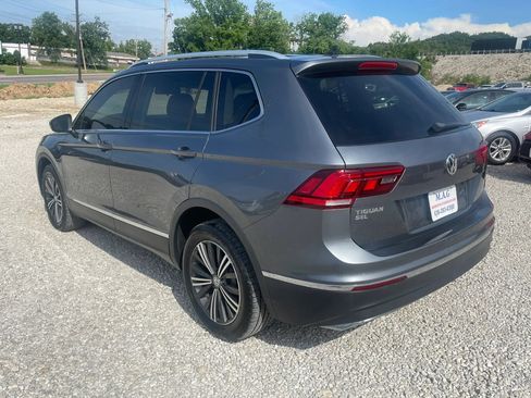 Used 2018 Volkswagen Tiguan SEL FWD image 3