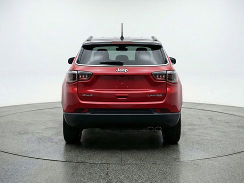Used 2025 Jeep Compass Limited image 7