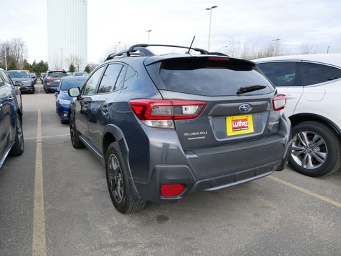Used 2020 Subaru Crosstrek 2.0i AWD/4WD image 3