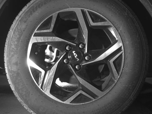 Used 2025 Kia Sportage LX image 15