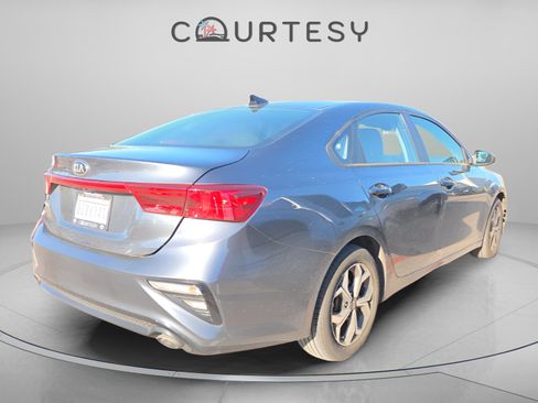 Certified 2020 Kia Forte LXS image 2