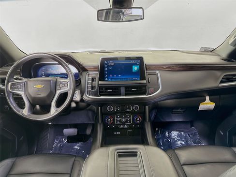 Used 2022 Chevrolet Tahoe LT w/ LT Signature Package RWD image 3