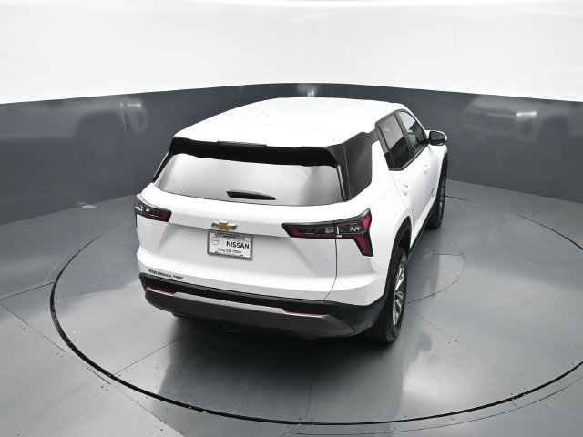 Used 2026 Chevrolet Equinox LT AWD/4WD image 32