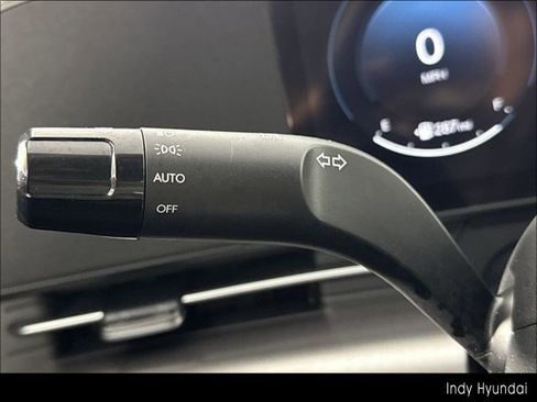 Certified 2025 Hyundai Kona SEL image 31