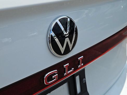 Used 2025 Volkswagen Jetta GLI Autobahn FWD image 29