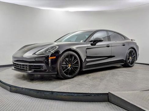 Used 2018 Porsche Panamera 4S image 2