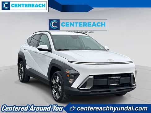 Used 2024 Hyundai Kona SEL AWD/4WD image 2