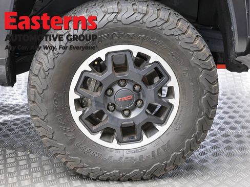 Used 2024 Toyota Tacoma TRD Off-Road AWD/4WD image 30