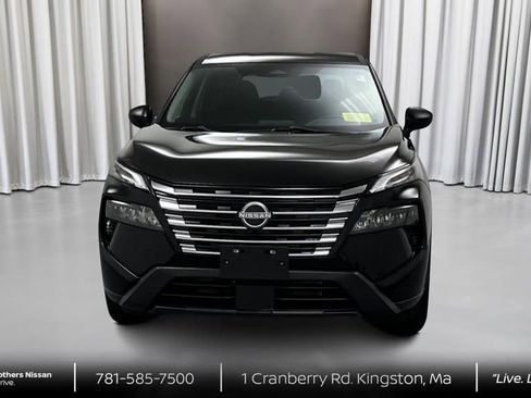Used 2024 Nissan Rogue S AWD/4WD image 2