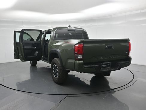 Used 2022 Toyota Tacoma TRD Off-Road w/ Technology Package RWD image 36