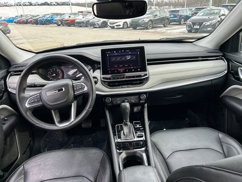 Used 2022 Jeep Compass Limited image 9